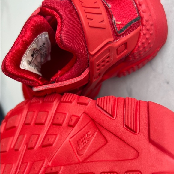 Nike 5C triple red Huarache BABY - Picture 2 of 13